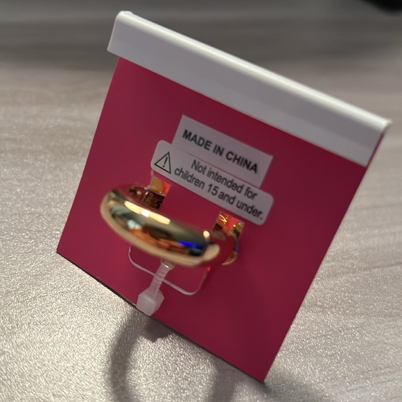 Betsey Johnson Jelly Cake Adjustable Ring - Picture 3 of 5